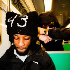 Posłuchaj wykonawcy Max-D, obejrzyj teledyski, przeczytaj biografię, zobacz daty tras koncertowych i nie tylko!