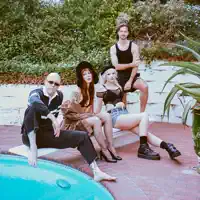 Escucha a undefined, mira vídeos musicales, lee la biografía, consulta fechas de giras y mucho más.