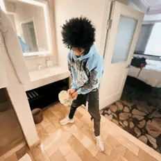 Écoutez MaybachZay, regardez des vidéoclips, lisez la biographie, consultez les dates de tournée et plus encore !