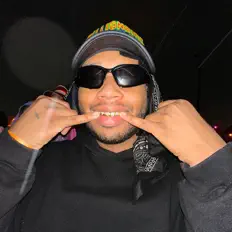 Listen to deShwan, watch music videos, read bio, see tour dates & more!