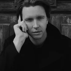 Dengarkan Nikola Melnikov, tonton video musik, baca bio, lihat tanggal tur & lainnya!