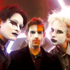 Poslechněte si interpreta Medium, sledujte hudební videa, přečtěte si životopis, podívejte se na data turné a další informace.