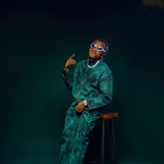 Poslechněte si interpreta Shegzsmiles, sledujte hudební videa, přečtěte si životopis, podívejte se na data turné a další informace.