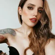 收听 Anna Fiori、观看音乐视频、阅读小传、查看巡演日期等 ！