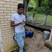 undefined을(를) 듣고, 뮤직 비디오를 보고, 약력을 읽고, 투어 일정 등을 확인하세요!