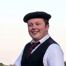 Escucha a le Ch'ti Benjamin, mira vídeos musicales, lee la biografía, consulta fechas de giras y mucho más.