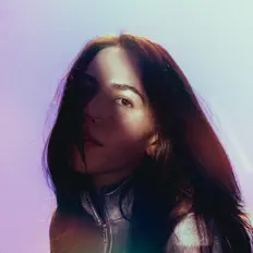 Escucha a Sophia Fredskild, mira videos musicales, lee su biografía, consulta las fechas de las gira y más.