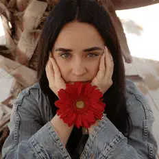 Asja을(를) 듣고, 뮤직 비디오를 보고, 약력을 읽고, 투어 일정 등을 확인하세요!