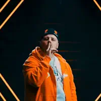 Luister naar undefined, bekijk muziekvideo's, lees de bio, bekijk de tourdata, en meer!