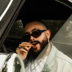 Salah Deenを聴いたり、ミュージックビデオを鑑賞したり、経歴やツアー日程などを確認したりしましょう！