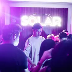 Ακούστε περιεχόμενο από Eduardo Moon, παρακολουθήστε μουσικά βίντεο, διαβάστε το βιογραφικό, δείτε ημερομηνίες περιοδείας, και πολλά ακόμη!