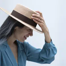 Mónica Giraldoを聴いたり、ミュージックビデオを鑑賞したり、経歴やツアー日程などを確認したりしましょう！