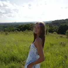 Escucha a Clara Rose, mira vídeos musicales, lee la biografía, consulta fechas de giras y mucho más.