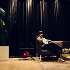 Écoutez ChuckCool, regardez des vidéoclips, lisez la biographie, consultez les dates de tournée et plus encore !