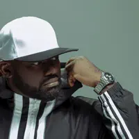 undefined सुनें, म्यूज़िक वीडियो देखें, बायो पढ़ें, दौरे की तारीखें और बहुत कुछ देखें!