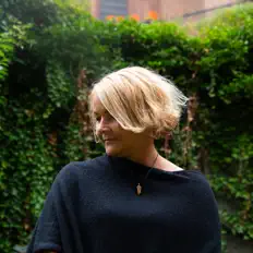 Listen to Kelly Cresswell, watch music videos, read bio, see tour dates & more!