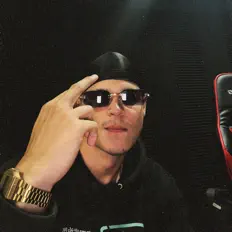 Escucha a Ganndra, mira vídeos musicales, lee la biografía, consulta fechas de giras y mucho más.