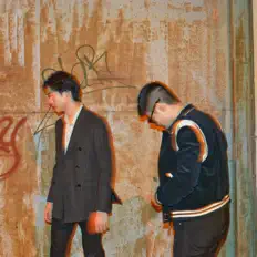 收听 Emmahotel、观看音乐视频、阅读小传、查看巡演日期等 ！