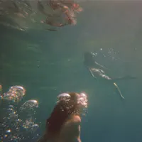 Luister naar undefined, bekijk muziekvideo's, lees de bio, bekijk de tourdata, en meer!