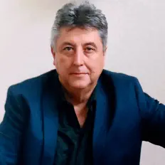 Ascolta John Korbel, guarda video musicali, leggi la biografia, vedi le date del tour & altro!