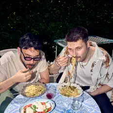 Posłuchaj wykonawcy Leonardo Das Cabrio, obejrzyj teledyski, przeczytaj biografię, zobacz daty tras koncertowych i nie tylko!