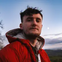 Écoutez undefined, regardez des vidéoclips, lisez la biographie, consultez les dates de tournée et plus encore !