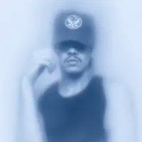 Hör dir undefined an, schau dir Musikvideos an, lies die Biografie, finde Tourdaten und mehr!