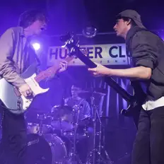 Ακούστε περιεχόμενο από The 07s, παρακολουθήστε μουσικά βίντεο, διαβάστε το βιογραφικό, δείτε ημερομηνίες περιοδείας, και πολλά ακόμη!