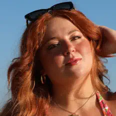 聆聽 Natalia Vassilian、觀看音樂影片、閱讀小傳、查看巡演日期等！