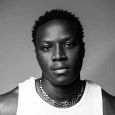 聆聽 RAK、觀看音樂影片、閱讀小傳、查看巡演日期等！