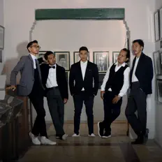 Escucha a Vyes, mira vídeos musicales, lee la biografía, consulta fechas de giras y mucho más.