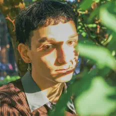 Ascolta Sad Novelist, guarda video musicali, leggi la biografia, vedi le date del tour & altro!