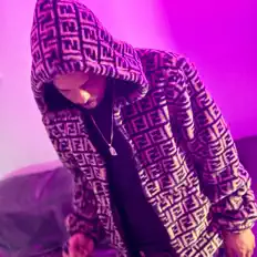 聆聽 Yung Mike、觀看音樂影片、閱讀小傳、查看巡演日期等！