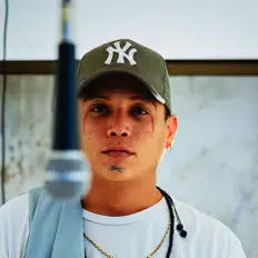 Dengarkan Nadie 33, tonton video musik, baca bio, lihat tanggal tur & lainnya!