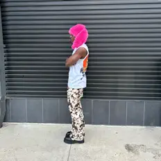 three!을(를) 듣고, 뮤직 비디오를 보고, 약력을 읽고, 투어 일정 등을 확인하세요!