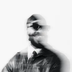 Intro सुनें, म्यूज़िक वीडियो देखें, बायो पढ़ें, दौरे की तारीखें और बहुत कुछ देखें!