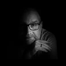 Kapaluna सुनें, म्यूज़िक वीडियो देखें, बायो पढ़ें, दौरे की तारीखें और बहुत कुछ देखें!