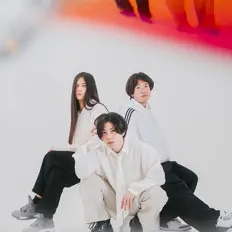 Dengarkan WELL DONE SABOTAGE, tonton video musik, baca bio, lihat tanggal tur & lainnya!