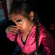 Poslechněte si interpreta GHETTO KITTY, sledujte hudební videa, přečtěte si životopis, podívejte se na data turné a další informace.