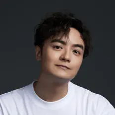 阿佐을(를) 듣고, 뮤직 비디오를 보고, 약력을 읽고, 투어 일정 등을 확인하세요!