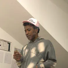 3Waves Papi: песни, клипы, биография, даты выступлений и многое другое.