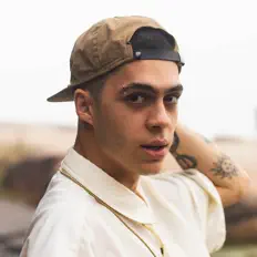 Listen to Bê Vieira, watch music videos, read bio, see tour dates & more!