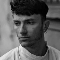 收听 Pablo、观看音乐视频、阅读小传、查看巡演日期等 ！