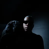 undefinedを聴いたり、ミュージックビデオを鑑賞したり、経歴やツアー日程などを確認したりしましょう！