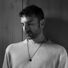Ascolta Andrea Vanzo, guarda video musicali, leggi la biografia, vedi le date del tour & altro!