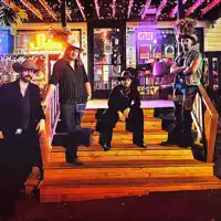 Escucha a undefined, mira videos musicales, lee su biografía, consulta las fechas de las gira y más.