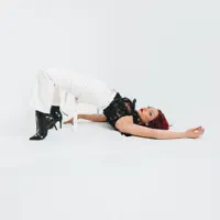 Ouve undefined, vê vídeos de música, lê a biografia, vê as datas da digressão e muito mais!