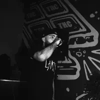 Escucha a undefined, mira videos musicales, lee su biografía, consulta las fechas de las gira y más.