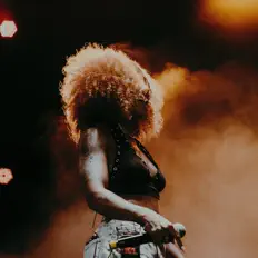 Luister naar PHANE, bekijk muziekvideo's, lees de bio, bekijk de tourdata, en meer!