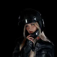 收听 undefined、观看音乐视频、阅读小传、查看巡演日期等 ！